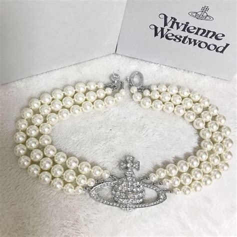 vivienne westwood pendant necklace dupe.